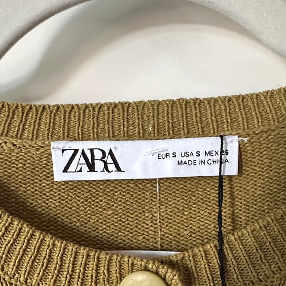 ZARA | Khaki Green Button-Up Cropped Cardigan with Contrast Topstitching - Picture 3 of 11